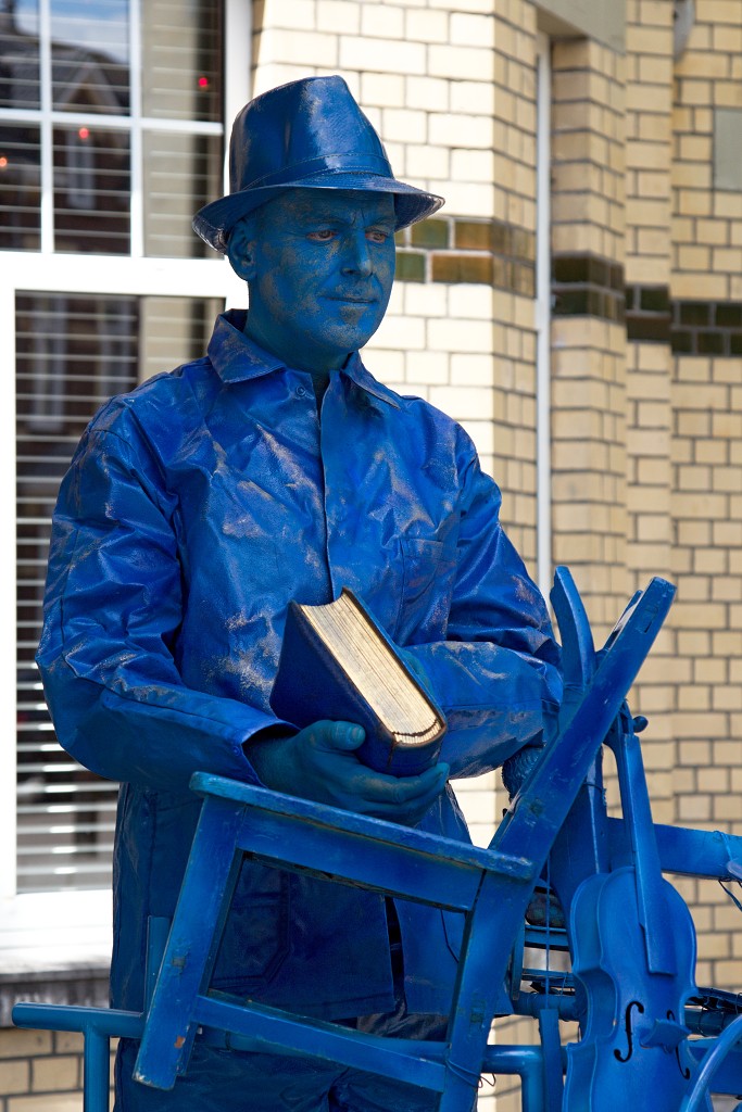 valkenburg living statue levend standbeeld evenement event festival festiviteit kunst art straatkunst streetart artiest beeld beeldhouwwerk